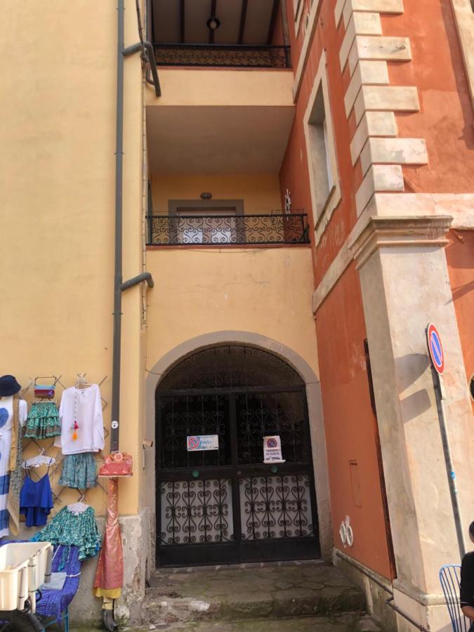 La Piazzetta Apartment Capraia Ngoại thất bức ảnh