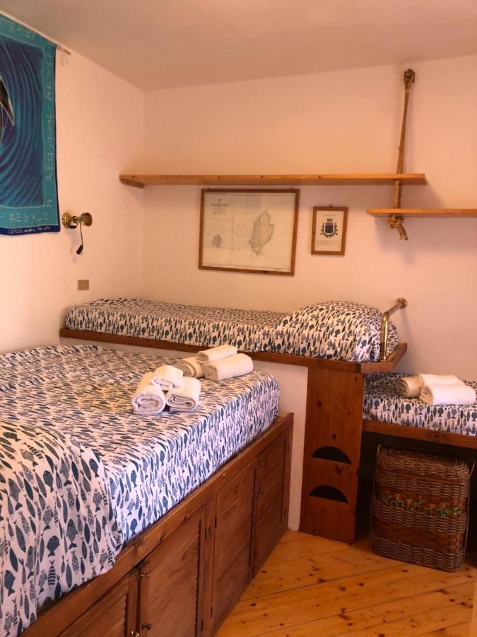 La Piazzetta Apartment Capraia Ngoại thất bức ảnh