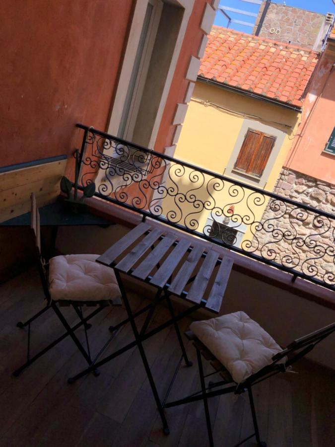 La Piazzetta Apartment Capraia Ngoại thất bức ảnh