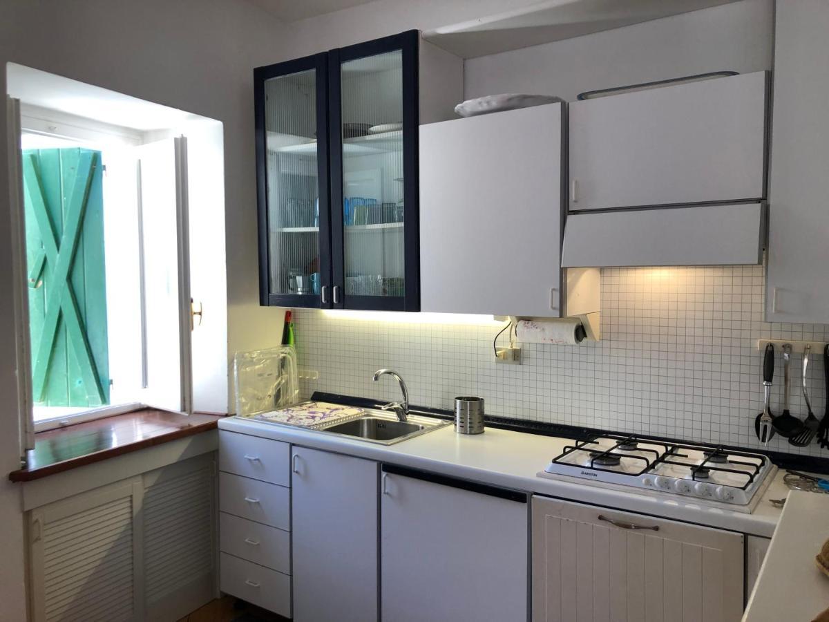 La Piazzetta Apartment Capraia Ngoại thất bức ảnh