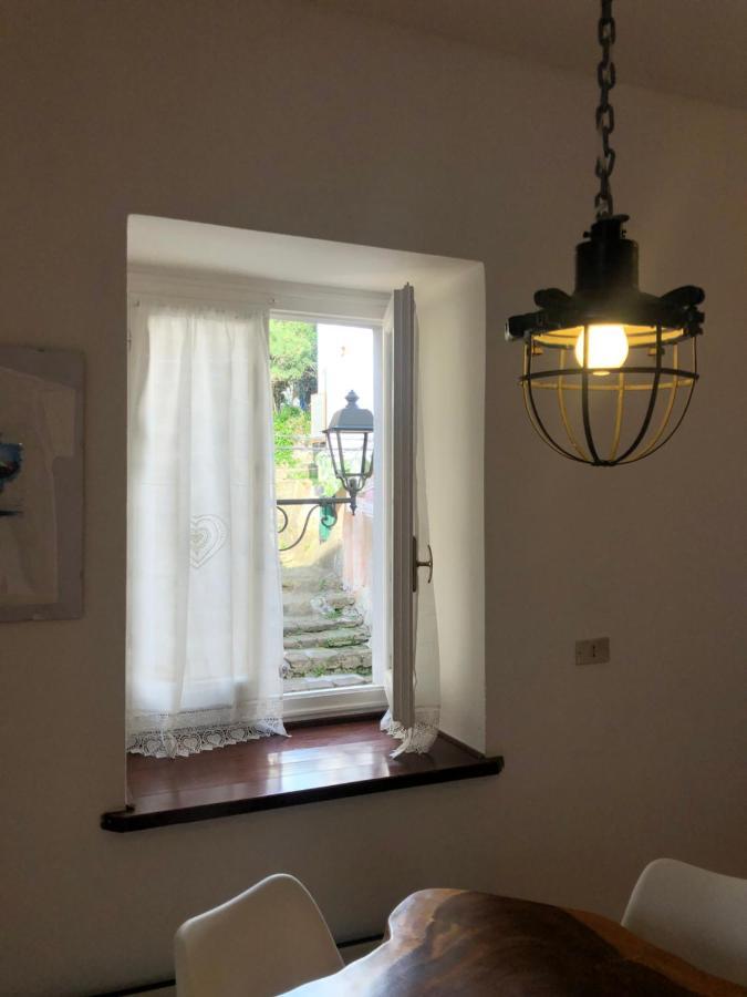 La Piazzetta Apartment Capraia Ngoại thất bức ảnh